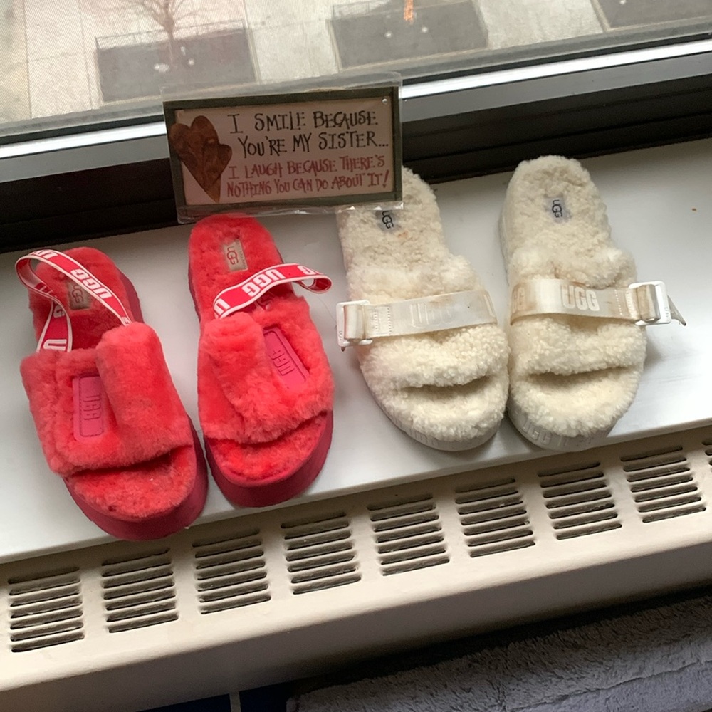 Uggs.  2 for. 1 flash sale.   Bundle$70